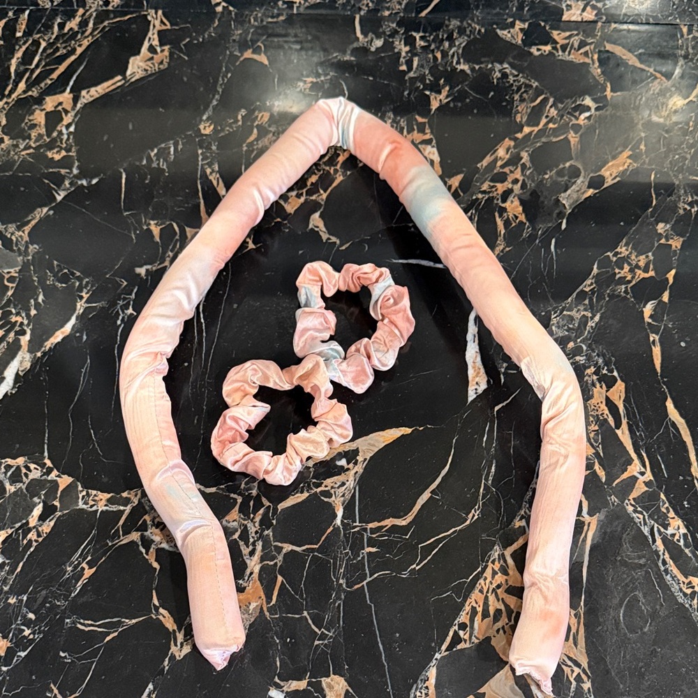 Kitsch Pink Tie Dye Heatless Curlers Set